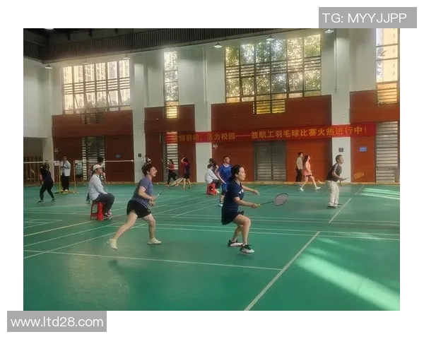 成都羽毛球队在精英赛中以60分稳居积分榜首位展现强劲实力