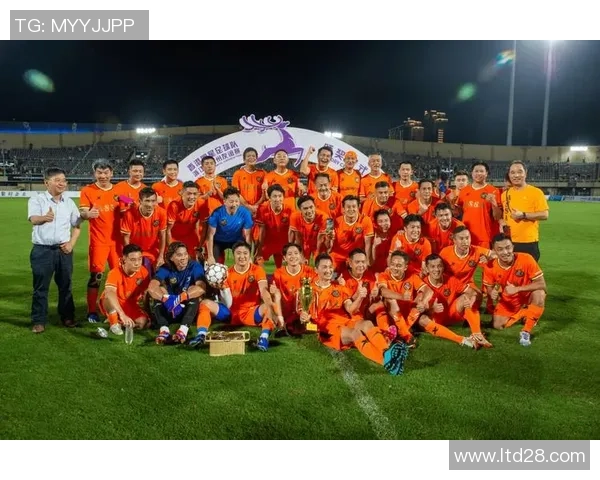 足球巨星与中国明星同台亮相共庆友谊赛引发热烈反响与期待